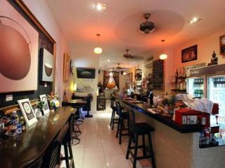 Bodega Phuket Asrama